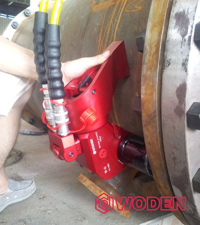 沃頓液壓扳手使用情景 沃頓液壓扳手使用情景