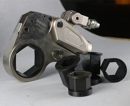 中空液壓扳手工作頭和過渡套的選型，有哪些區(qū)別？