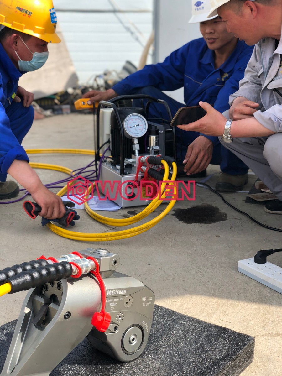 中國十一化建應用沃頓液壓扳手于某煉化廠進行設備安裝 中國十一化建應用沃頓液壓扳手于某煉化廠進行設備安裝